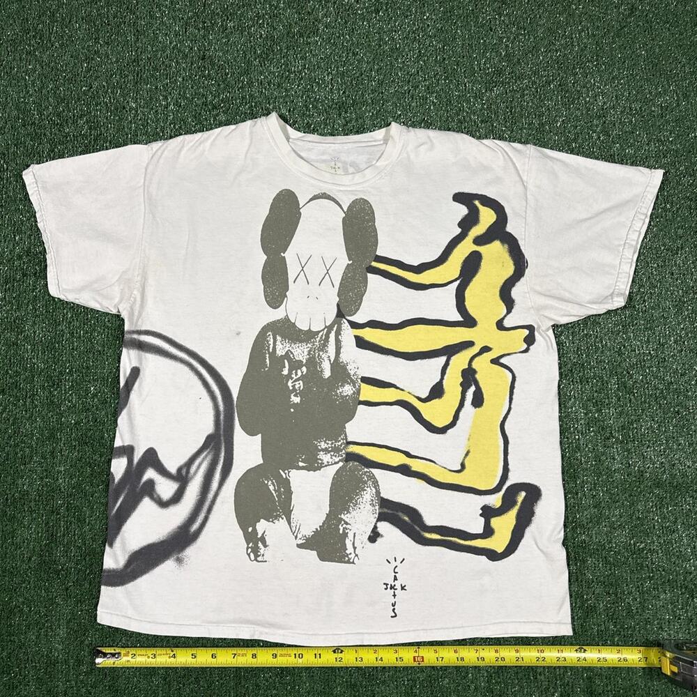 Authentic fragment travis scott collab Rare Sold Out Grail  graphic shirt Large